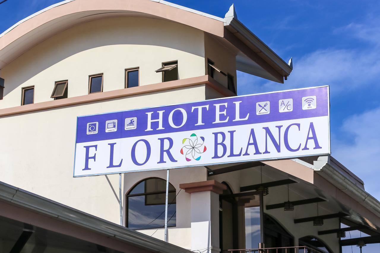 Hotel Flor Blanca Manuel Antonio Exterior photo